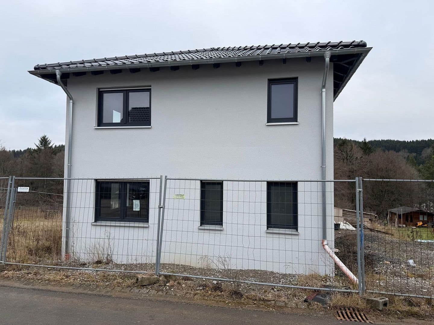 Prodej domu 162 m², pozemek 468 m², Bärwurzweg, Hellenthal, Severní Porýní-Vestfálsko Prodej domu 162 m², pozemek 468 m², Bärwurzweg, Hellenthal, Severní Porýní-Vestfálsko
