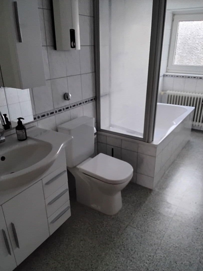 Pronájem bytu 2+kk 70 m², Ladenspelder Str.60, Essen, Severní Porýní-Vestfálsko Pronájem bytu 2+kk 70 m², Ladenspelder Str.60, Essen, Severní Porýní-Vestfálsko