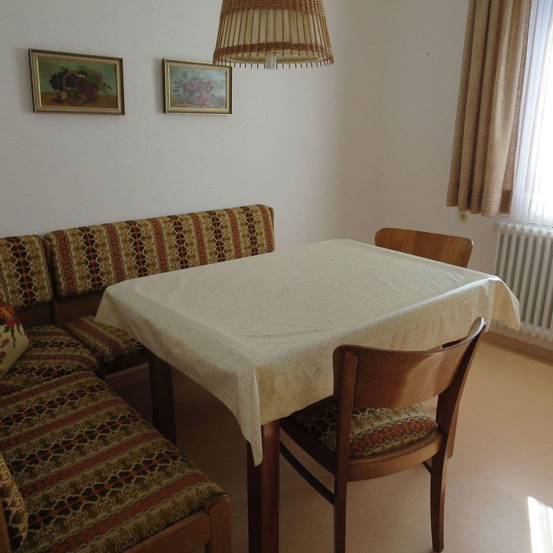 Prodej domu 123 m², pozemek 1.238 m², Uhlandstaße 9, Grabenstetten, Bádensko-Württembersko Prodej domu 123 m², pozemek 1.238 m², Uhlandstaße 9, Grabenstetten, Bádensko-Württembersko