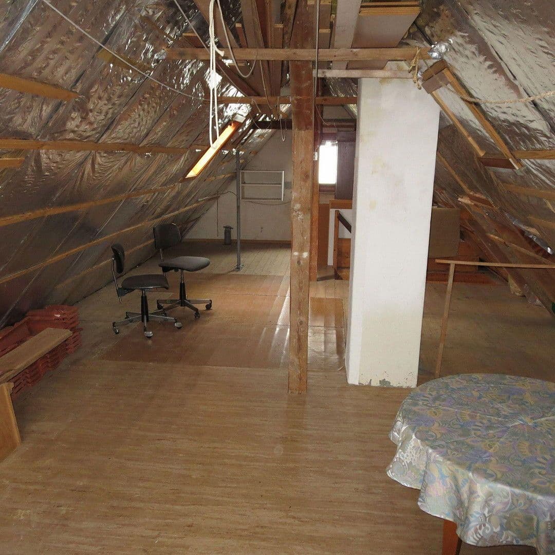 Prodej domu 123 m², pozemek 1.238 m², Uhlandstaße 9, Grabenstetten, Bádensko-Württembersko Prodej domu 123 m², pozemek 1.238 m², Uhlandstaße 9, Grabenstetten, Bádensko-Württembersko