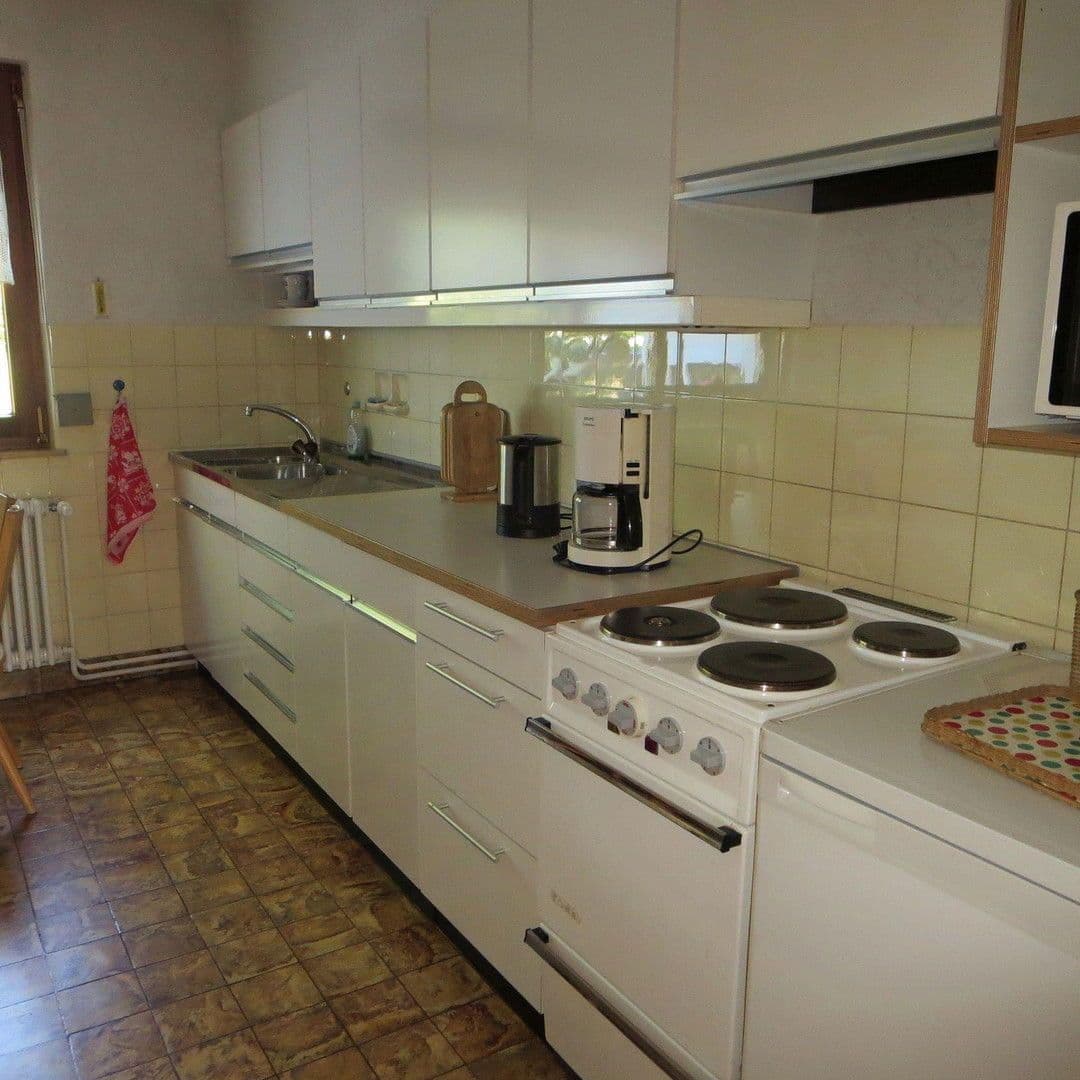 Prodej domu 123 m², pozemek 1.238 m², Uhlandstaße 9, Grabenstetten, Bádensko-Württembersko Prodej domu 123 m², pozemek 1.238 m², Uhlandstaße 9, Grabenstetten, Bádensko-Württembersko