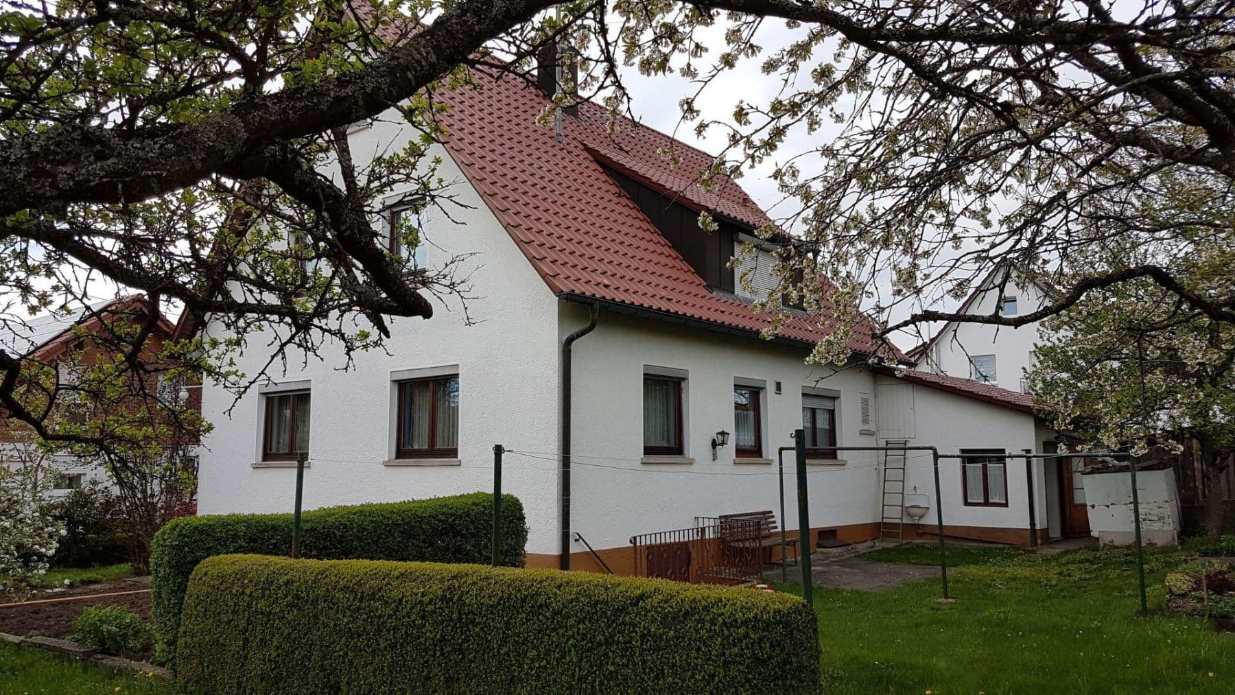 Prodej domu 123 m², pozemek 1.238 m², Uhlandstaße 9, Grabenstetten, Bádensko-Württembersko Prodej domu 123 m², pozemek 1.238 m², Uhlandstaße 9, Grabenstetten, Bádensko-Württembersko