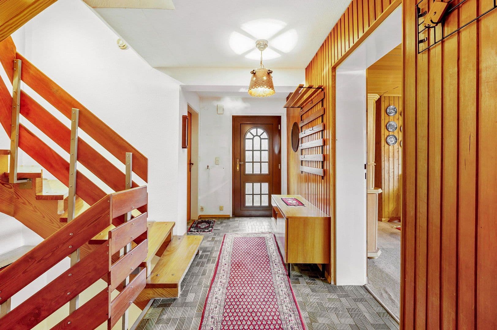 Prodej domu 194 m², pozemek 651 m², Rüsselsheim am Main, Hessen Prodej domu 194 m², pozemek 651 m², Rüsselsheim am Main, Hessen