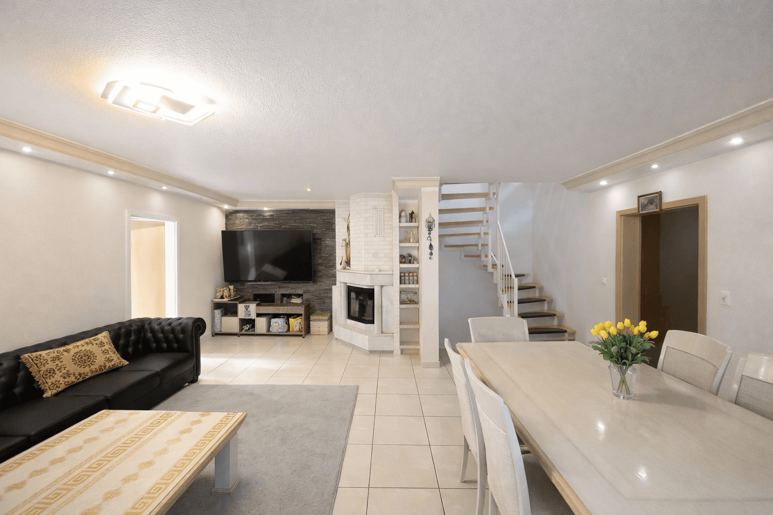 Prodej domu 182 m², pozemek 382 m², Augsburg, Bavorsko Prodej domu 182 m², pozemek 382 m², Augsburg, Bavorsko