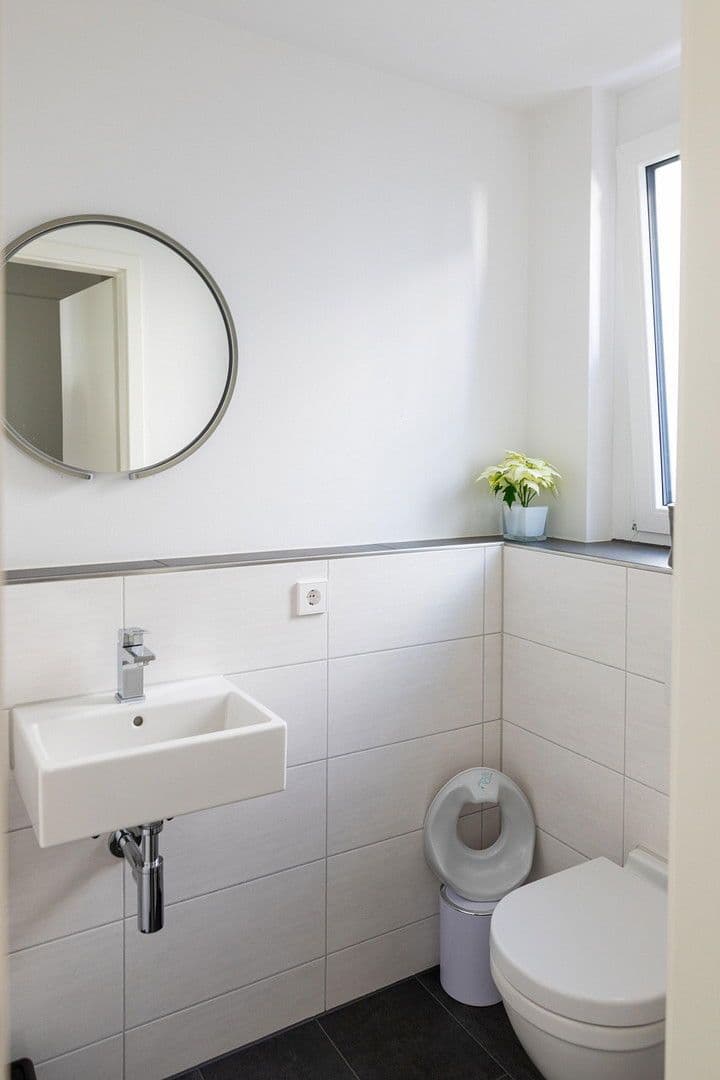 Prodej domu 147 m², pozemek 182 m², Leinfelden-Echterdingen, Bádensko-Württembersko Prodej domu 147 m², pozemek 182 m², Leinfelden-Echterdingen, Bádensko-Württembersko