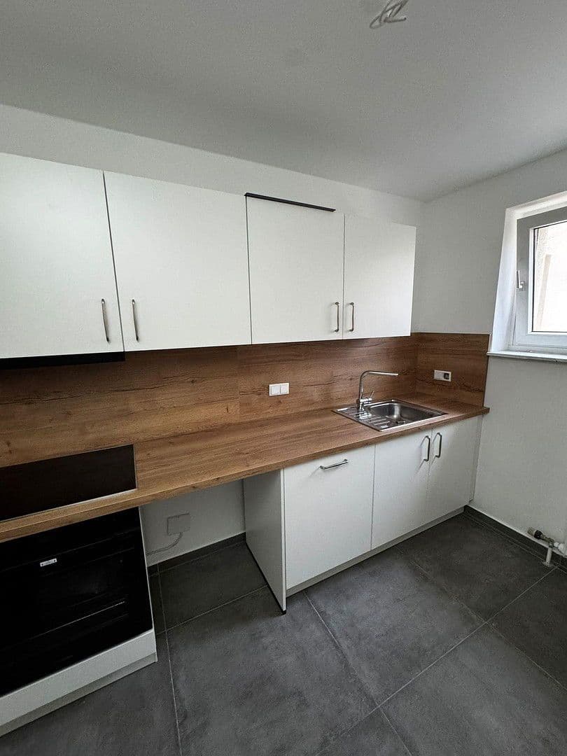 Pronájem bytu 4+1 80 m², Mannheimer Str. 4, Wiesbaden, Hessen Pronájem bytu 4+1 80 m², Mannheimer Str. 4, Wiesbaden, Hessen