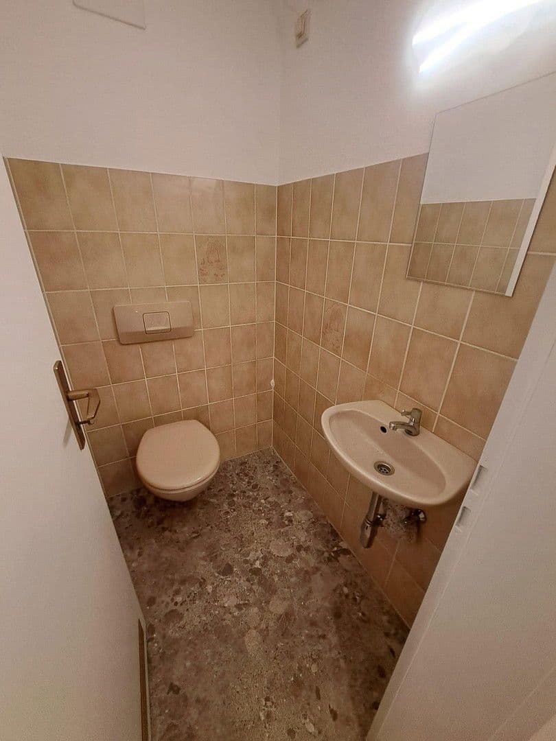 Pronájem bytu 3+kk 92 m², Oberamteistrasse 12, Tuttlingen, Bádensko-Württembersko Pronájem bytu 3+kk 92 m², Oberamteistrasse 12, Tuttlingen, Bádensko-Württembersko