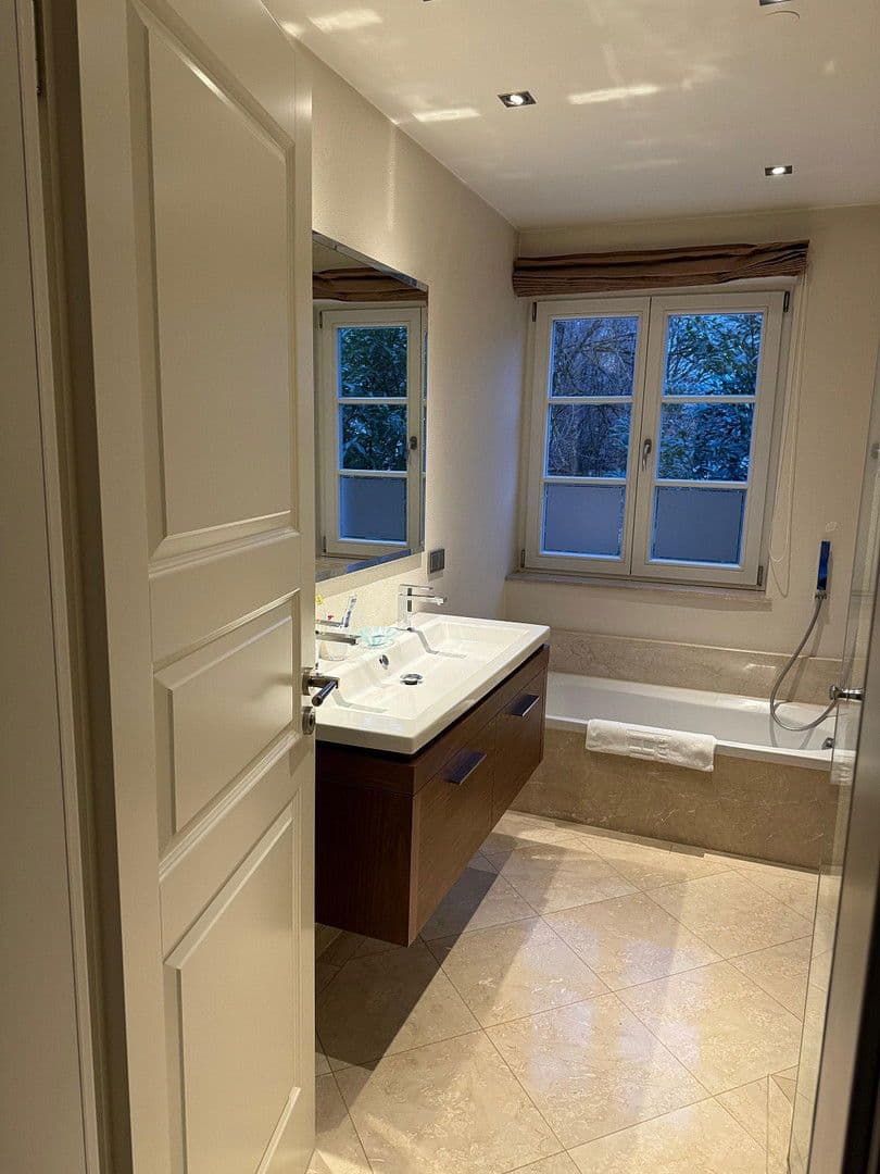 Prodej bytu 7+1 300 m², München, Bavorsko Prodej bytu 7+1 300 m², München, Bavorsko