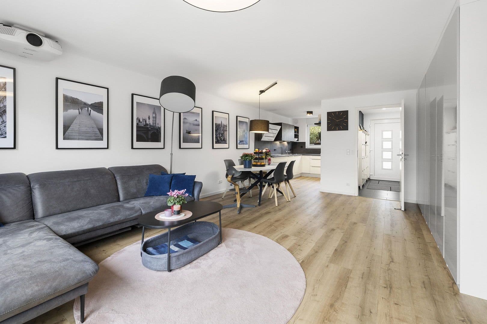 Prodej domu 129 m², pozemek 173 m², Elisabeth-Selbert-Weg 9, Mönchengladbach, Severní Porýní-Vestfálsko Prodej domu 129 m², pozemek 173 m², Elisabeth-Selbert-Weg 9, Mönchengladbach, Severní Porýní-Vestfálsko