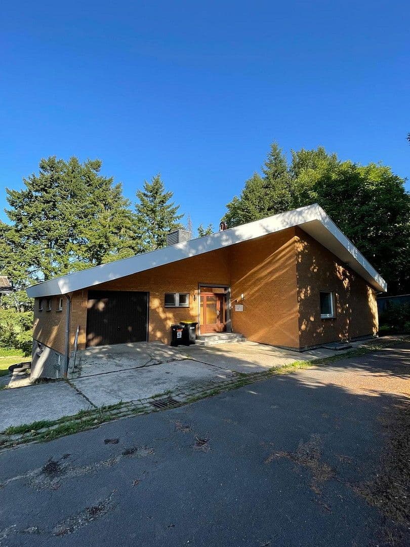 Prodej domu 194 m², pozemek 4.117 m², Wennigsen (Deister), Dolní Sasko Prodej domu 194 m², pozemek 4.117 m², Wennigsen (Deister), Dolní Sasko