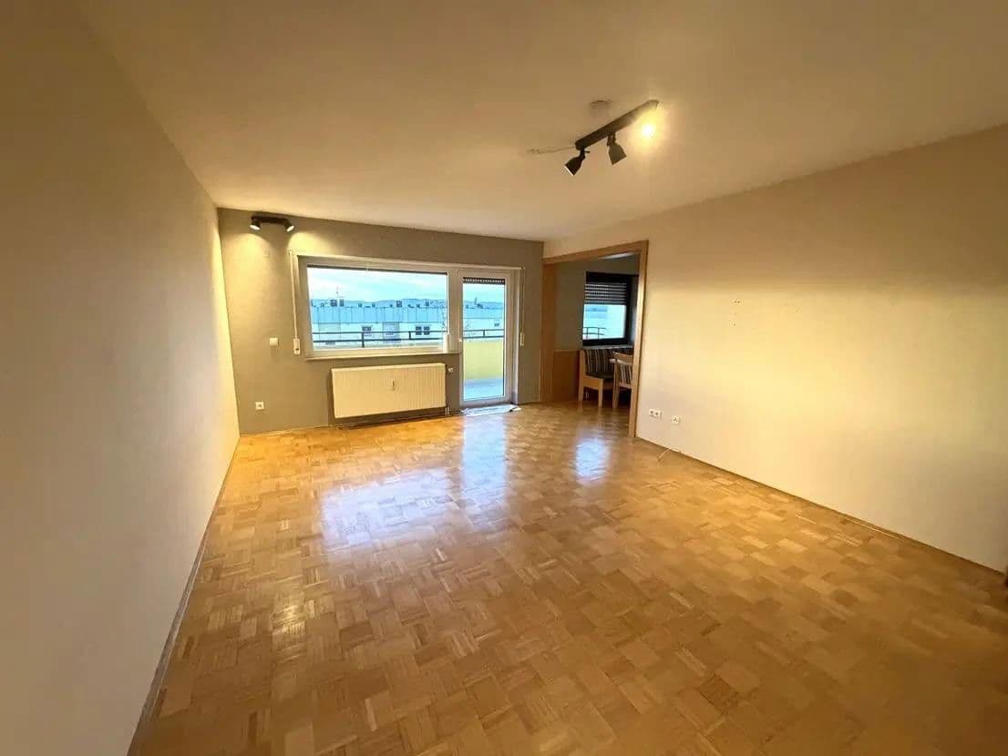 Pronájem bytu 3+1 90 m², Friedrich-Naumann Straße 17, Ludwigshafen am Rhein, Porýní-Falc Pronájem bytu 3+1 90 m², Friedrich-Naumann Straße 17, Ludwigshafen am Rhein, Porýní-Falc