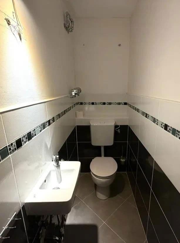 Pronájem bytu 3+1 90 m², Friedrich-Naumann Straße 17, Ludwigshafen am Rhein, Porýní-Falc Pronájem bytu 3+1 90 m², Friedrich-Naumann Straße 17, Ludwigshafen am Rhein, Porýní-Falc