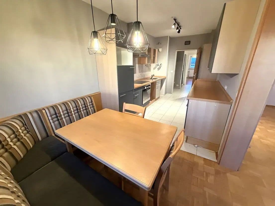 Pronájem bytu 3+1 90 m², Friedrich-Naumann Straße 17, Ludwigshafen am Rhein, Porýní-Falc Pronájem bytu 3+1 90 m², Friedrich-Naumann Straße 17, Ludwigshafen am Rhein, Porýní-Falc