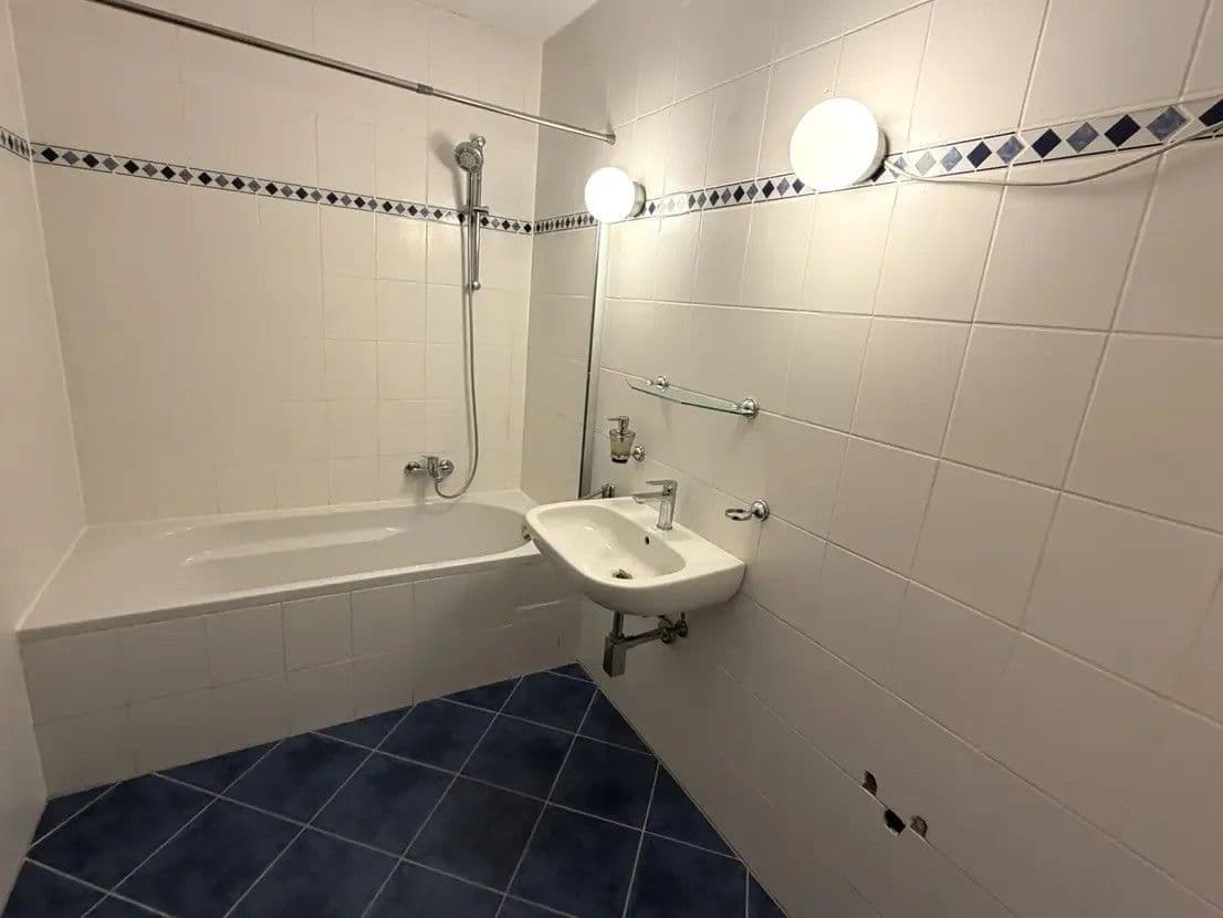 Pronájem bytu 3+1 90 m², Friedrich-Naumann Straße 17, Ludwigshafen am Rhein, Porýní-Falc Pronájem bytu 3+1 90 m², Friedrich-Naumann Straße 17, Ludwigshafen am Rhein, Porýní-Falc