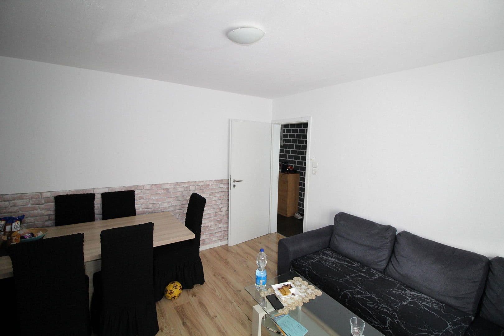 Prodej domu 163 m², pozemek 142 m², Stuttgart, Bádensko-Württembersko Prodej domu 163 m², pozemek 142 m², Stuttgart, Bádensko-Württembersko