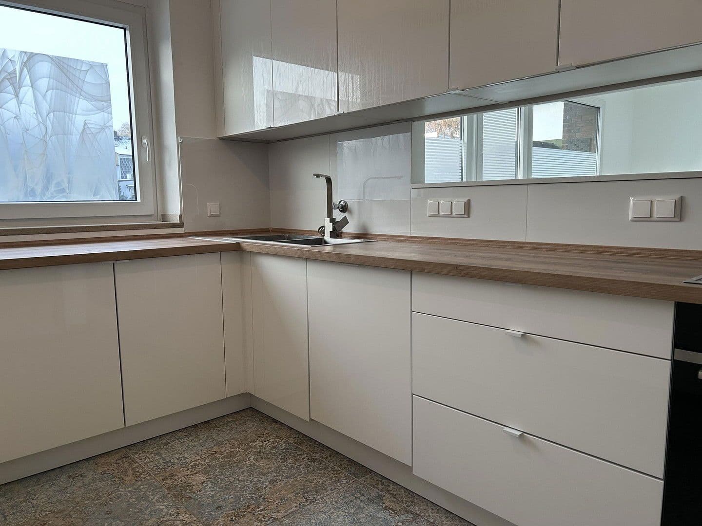 Pronájem bytu 2+1 71 m², Mönchengladbach, Severní Porýní-Vestfálsko Pronájem bytu 2+1 71 m², Mönchengladbach, Severní Porýní-Vestfálsko