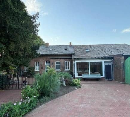 Prodej domu 160 m², pozemek 3.500 m², St. Georgiwold 28, Weener, Dolní Sasko Prodej domu 160 m², pozemek 3.500 m², St. Georgiwold 28, Weener, Dolní Sasko