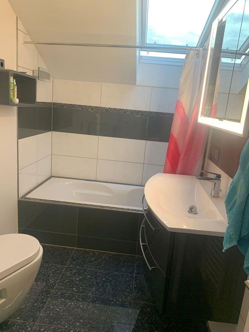 Prodej domu 163 m², pozemek 174 m², Neu-Isenburg, Hessen Prodej domu 163 m², pozemek 174 m², Neu-Isenburg, Hessen