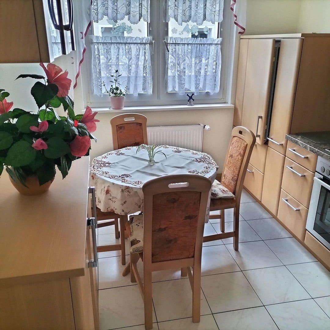 Pronájem bytu 3+1 70 m², Schützenstr. xxx, Hanau, Hessen Pronájem bytu 3+1 70 m², Schützenstr. xxx, Hanau, Hessen