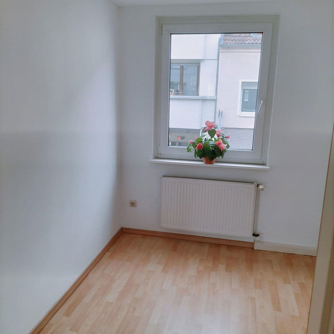 Pronájem bytu 3+1 70 m², Schützenstr. xxx, Hanau, Hessen Pronájem bytu 3+1 70 m², Schützenstr. xxx, Hanau, Hessen