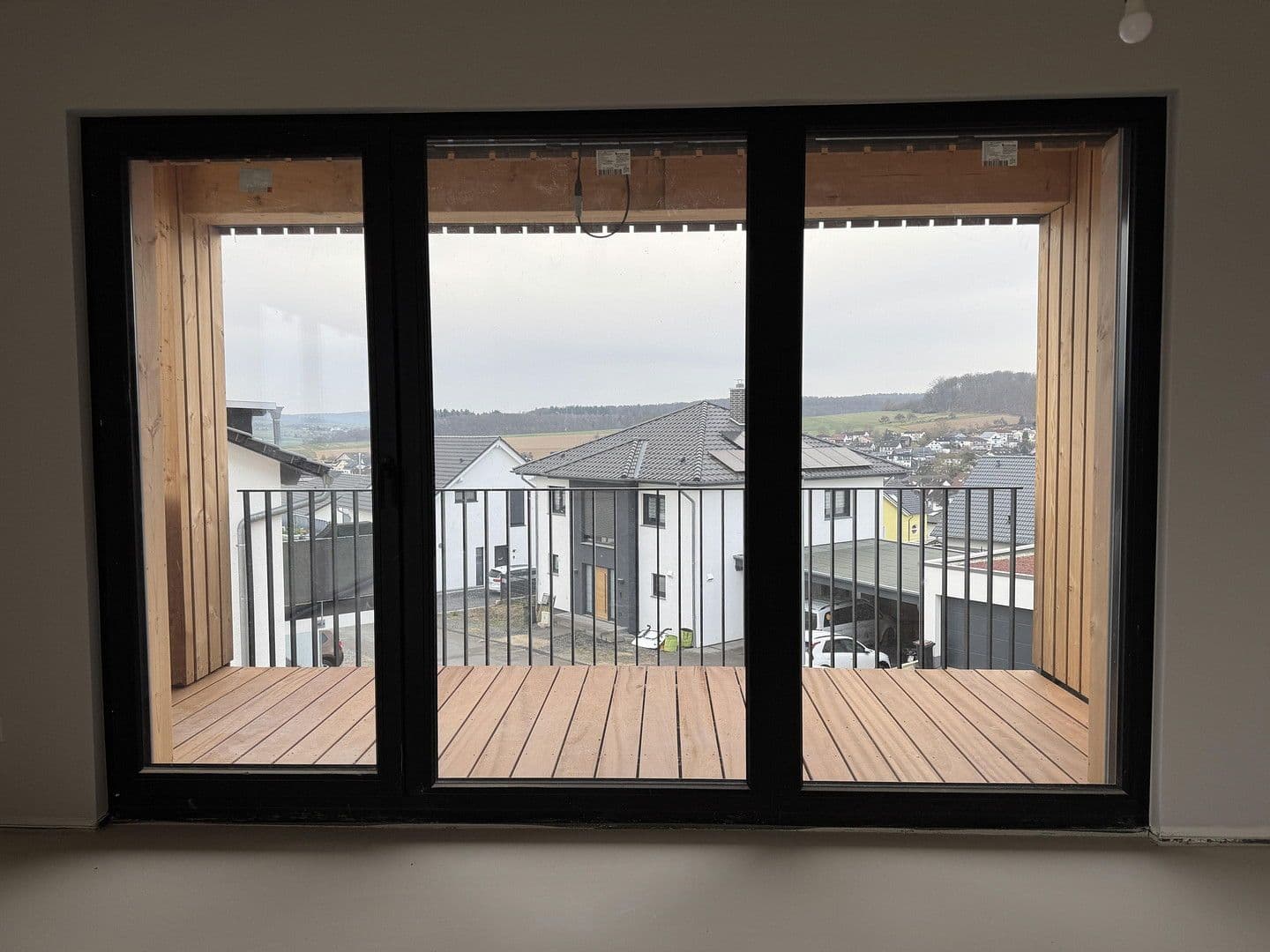 Pronájem bytu 4+1 94 m², Feldbergblick 26, Waldems, Hessen Pronájem bytu 4+1 94 m², Feldbergblick 26, Waldems, Hessen