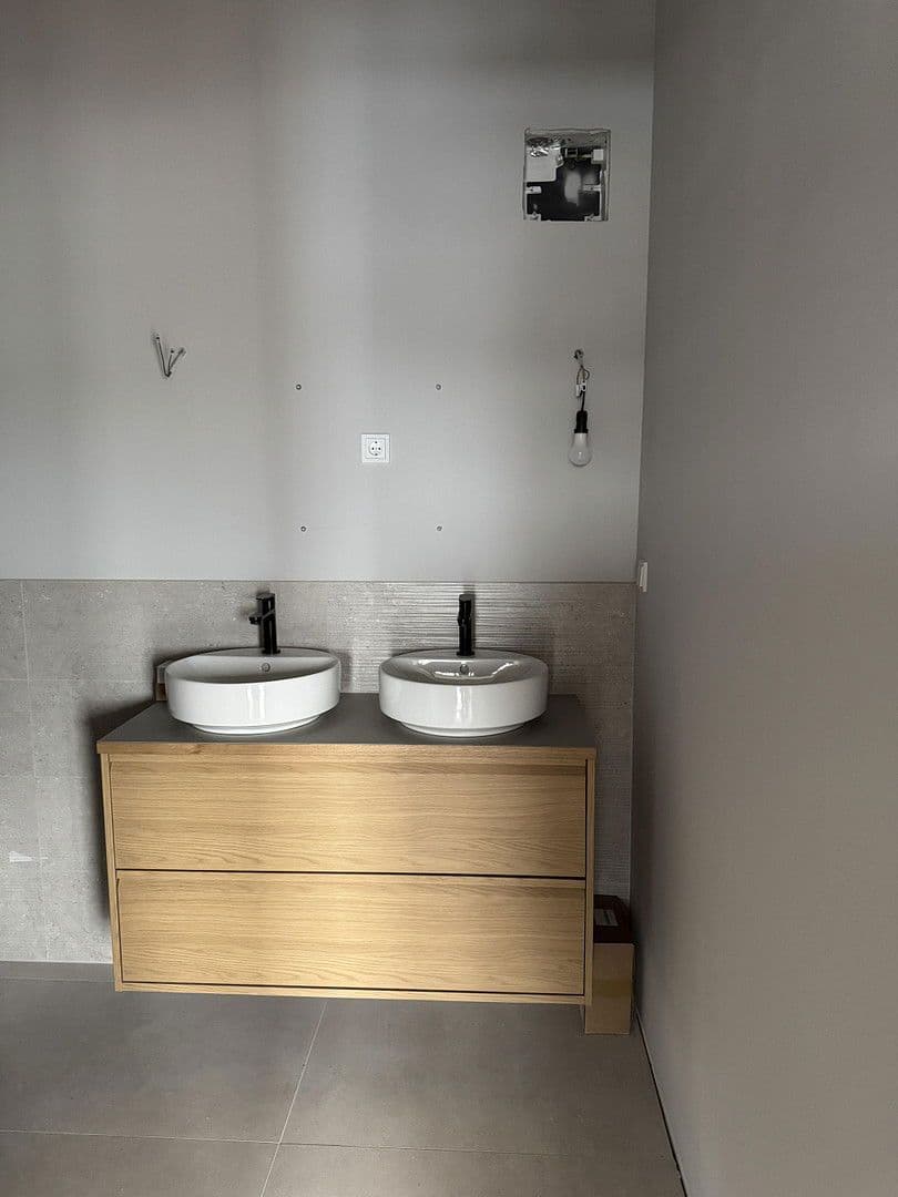 Pronájem bytu 4+1 94 m², Feldbergblick 26, Waldems, Hessen Pronájem bytu 4+1 94 m², Feldbergblick 26, Waldems, Hessen