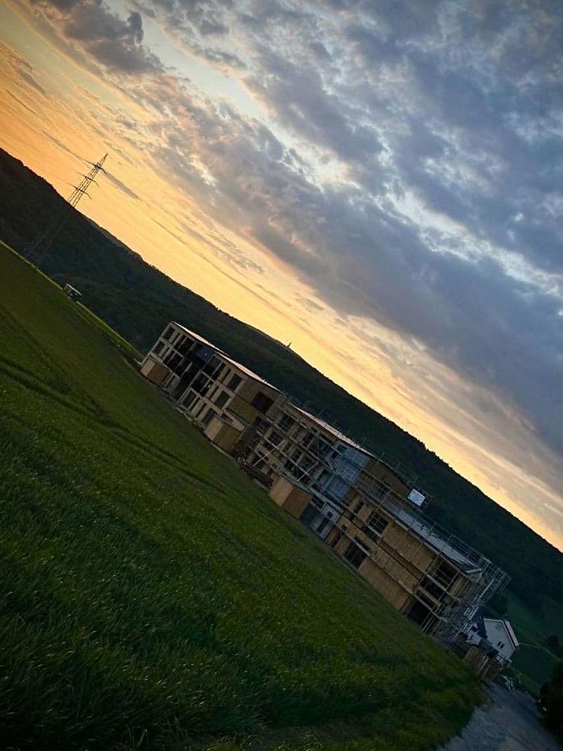 Pronájem bytu 4+1 94 m², Feldbergblick 26, Waldems, Hessen Pronájem bytu 4+1 94 m², Feldbergblick 26, Waldems, Hessen