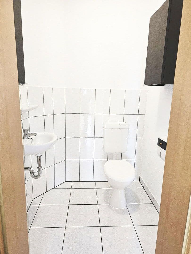 Pronájem bytu 3+1 67 m², Conrad Clauß Straße 20, Hohenstein-Ernstthal, Sasko Pronájem bytu 3+1 67 m², Conrad Clauß Straße 20, Hohenstein-Ernstthal, Sasko