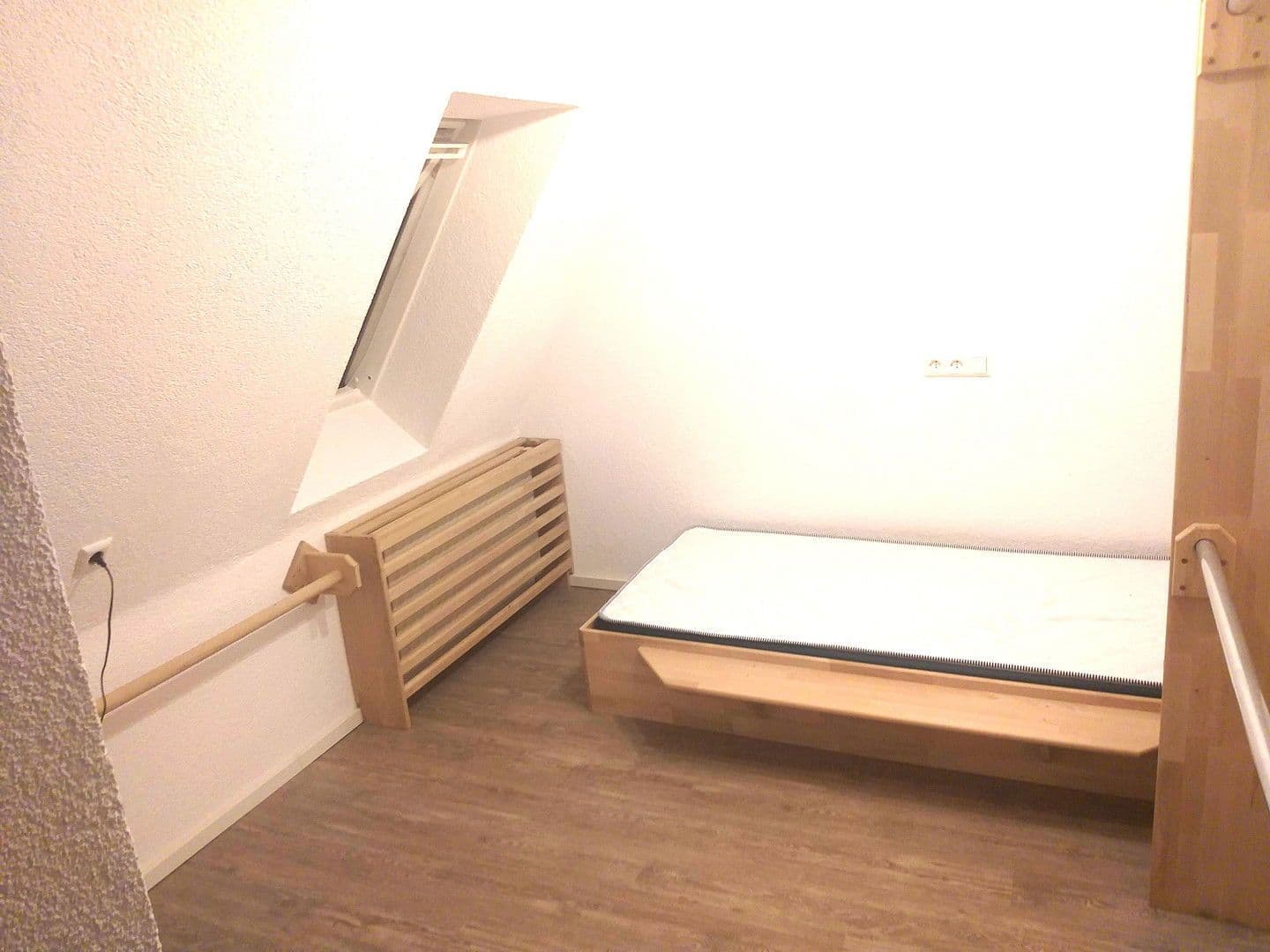 Pronájem bytu 5+1 12 m², Alemannenstraße 29, Schwäbisch Gmünd, Bádensko-Württembersko Pronájem bytu 5+1 12 m², Alemannenstraße 29, Schwäbisch Gmünd, Bádensko-Württembersko