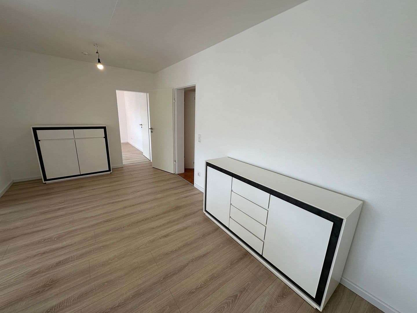 Prodej domu 2.459 m², pozemek 3.700 m², An der Landwehr 25, Bielefeld, Severní Porýní-Vestfálsko Prodej domu 2.459 m², pozemek 3.700 m², An der Landwehr 25, Bielefeld, Severní Porýní-Vestfálsko