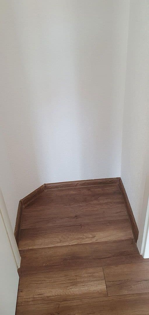 Pronájem bytu 3+1 66 m², Jahnstrasse 49, Dessau-Roßlau, Sasko-Anhaltsko Pronájem bytu 3+1 66 m², Jahnstrasse 49, Dessau-Roßlau, Sasko-Anhaltsko