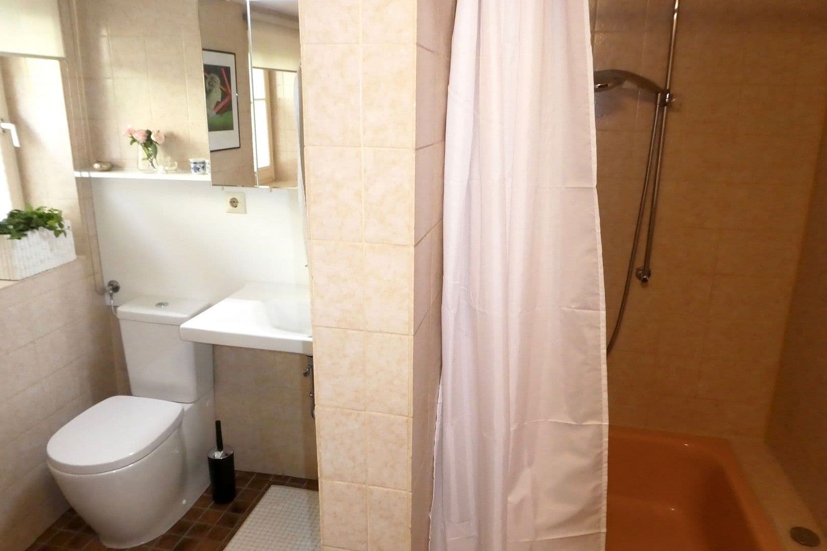 Pronájem bytu 2+1 50 m², Esslingen am Neckar, Bádensko-Württembersko Pronájem bytu 2+1 50 m², Esslingen am Neckar, Bádensko-Württembersko