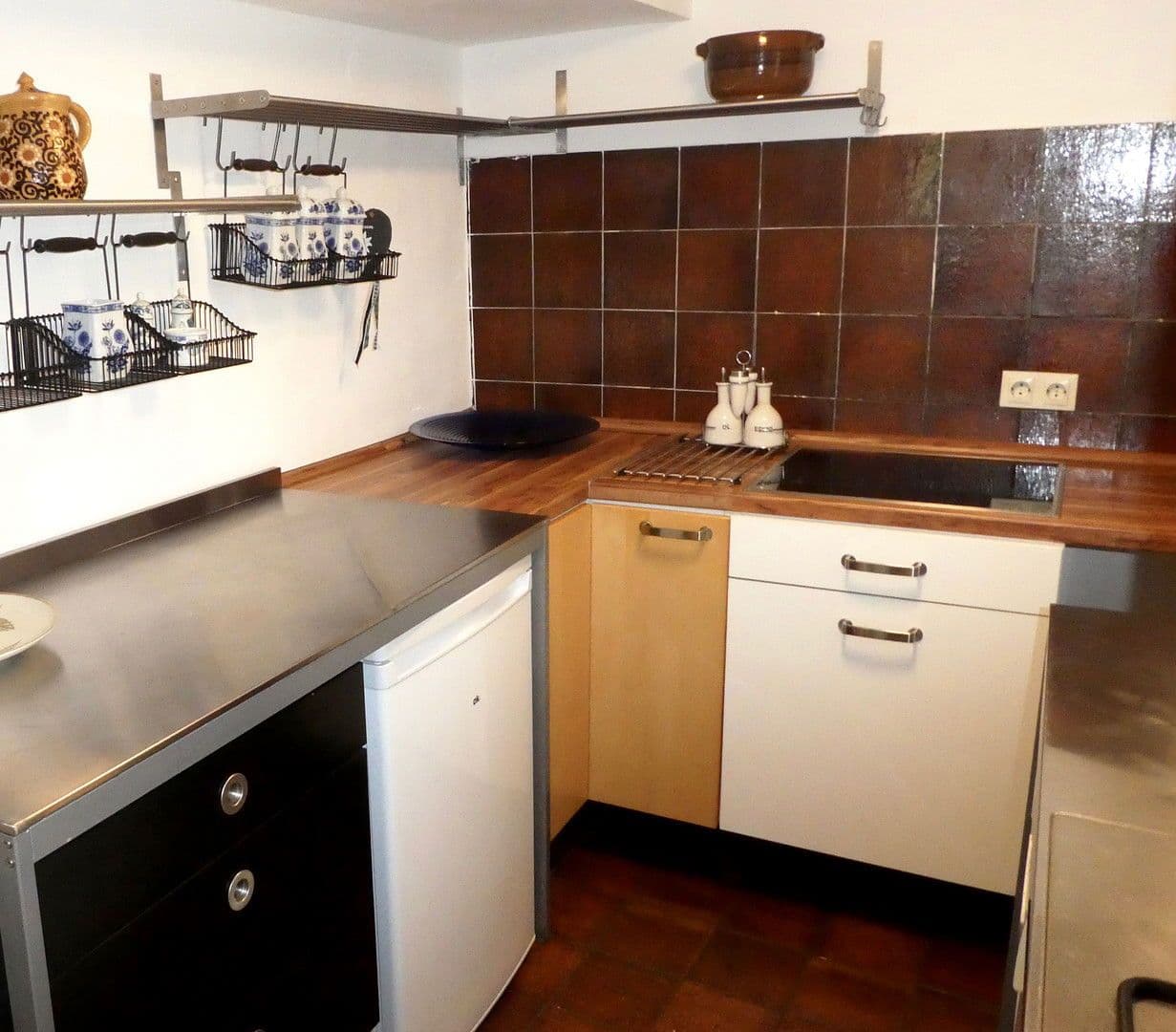 Pronájem bytu 2+1 50 m², Esslingen am Neckar, Bádensko-Württembersko Pronájem bytu 2+1 50 m², Esslingen am Neckar, Bádensko-Württembersko