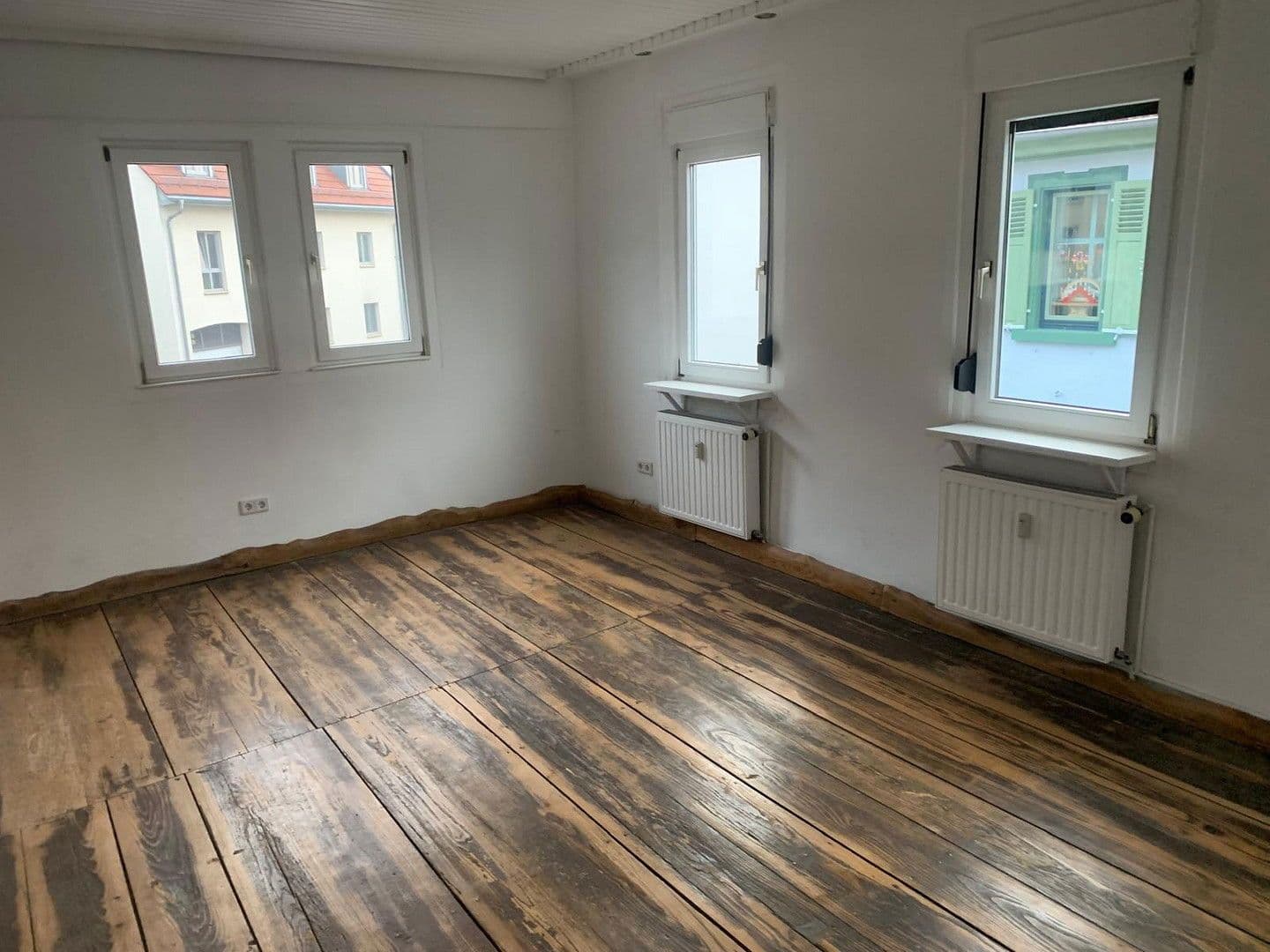 Pronájem bytu 4+1 110 m², Worms-Pfeddersheim, Porýní-Falc Pronájem bytu 4+1 110 m², Worms-Pfeddersheim, Porýní-Falc