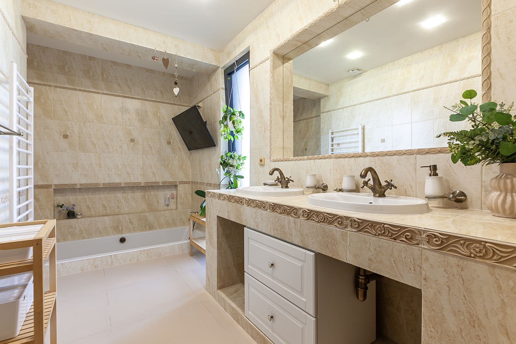 Prodej nebytového prostoru 1.304 m², Ve Stráži, Psáry, Středočeský kraj Prodej nebytového prostoru 1.304 m², Ve Stráži, Psáry, Středočeský kraj