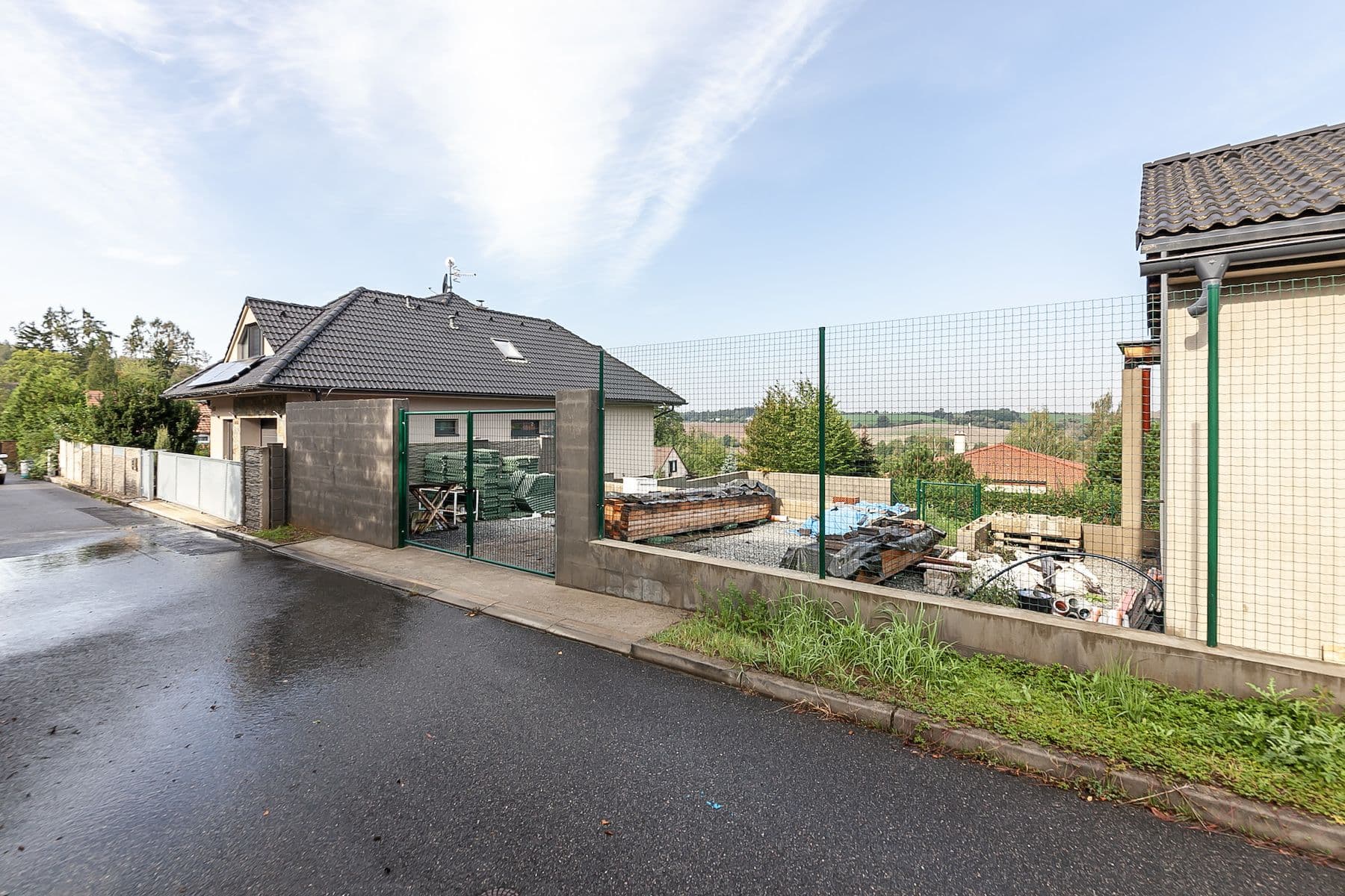 Prodej nebytového prostoru 1.304 m², Ve Stráži, Psáry, Středočeský kraj Prodej nebytového prostoru 1.304 m², Ve Stráži, Psáry, Středočeský kraj