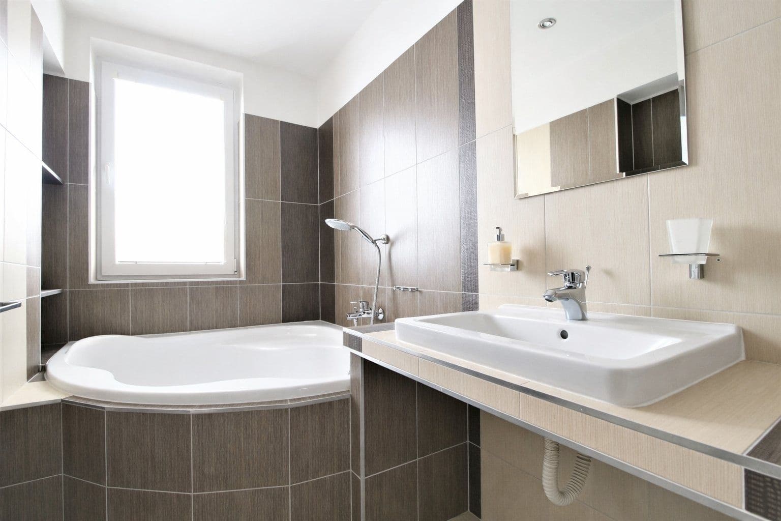 Pronájem bytu 3+kk 85 m², Lhota u Příbramě, Středočeský kraj Pronájem bytu 3+kk 85 m², Lhota u Příbramě, Středočeský kraj