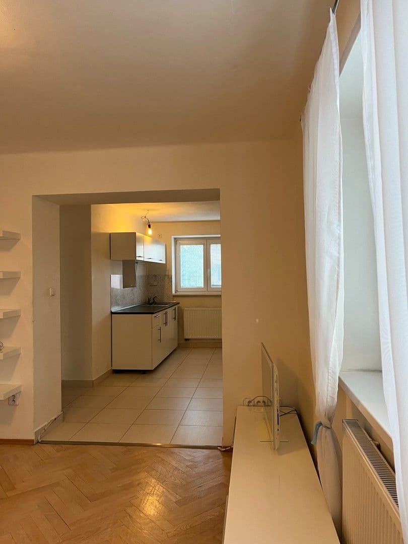 Pronájem bytu 2+1 47 m², Dašická, Pardubice, Pardubický kraj Pronájem bytu 2+1 47 m², Dašická, Pardubice, Pardubický kraj