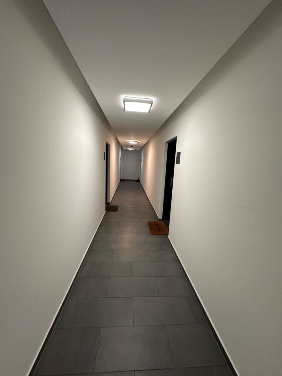 Pronájem bytu 2+1 54 m², Račianska, Nové Mesto, Bratislavský kraj Pronájem bytu 2+1 54 m², Račianska, Nové Mesto, Bratislavský kraj