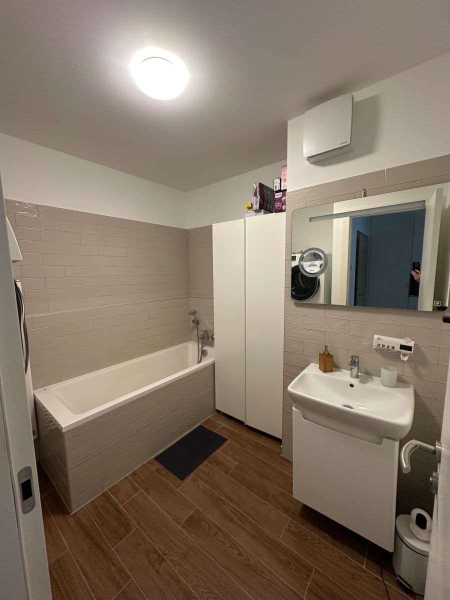 Pronájem bytu 2+1 54 m², Račianska, Nové Mesto, Bratislavský kraj Pronájem bytu 2+1 54 m², Račianska, Nové Mesto, Bratislavský kraj