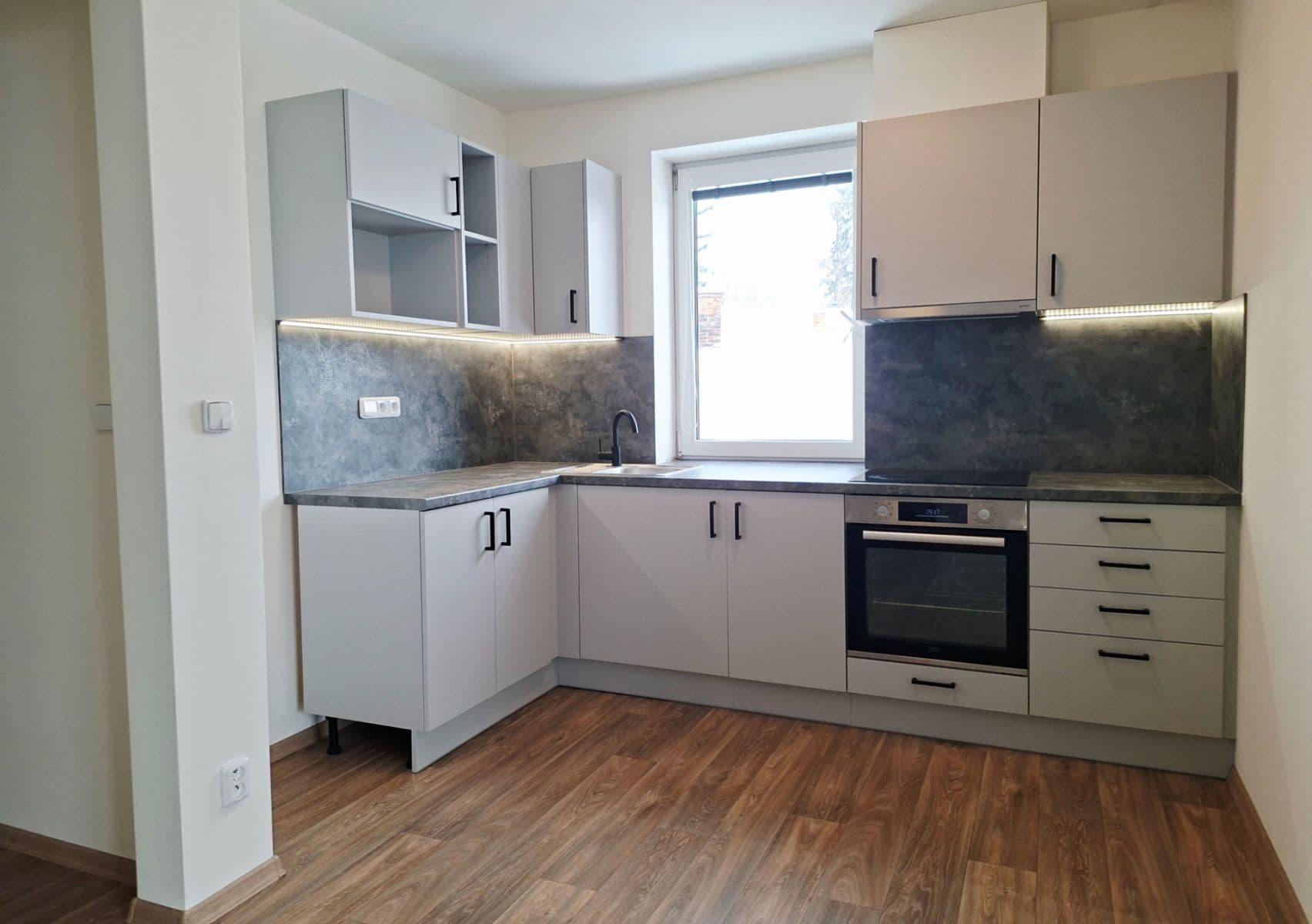 Pronájem bytu 2+kk 49 m², Nová ulice, Střelice, Jihomoravský kraj Pronájem bytu 2+kk 49 m², Nová ulice, Střelice, Jihomoravský kraj