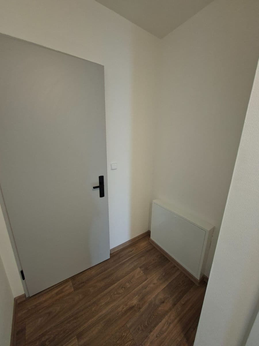 Pronájem bytu 2+kk 49 m², Nová ulice, Střelice, Jihomoravský kraj Pronájem bytu 2+kk 49 m², Nová ulice, Střelice, Jihomoravský kraj