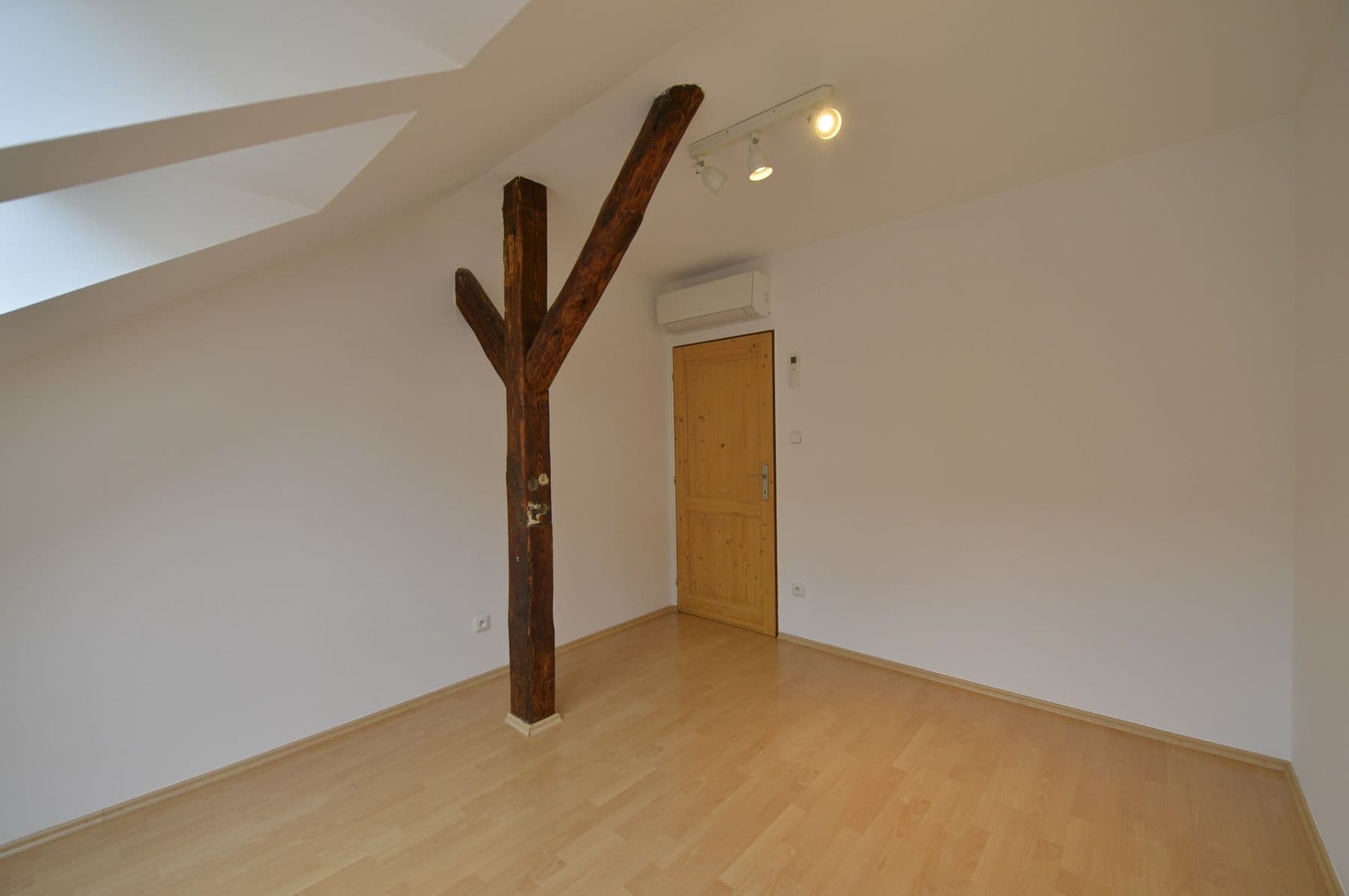 Prodej bytu 4+kk 112 m², J. Š. Baara, České Budějovice, Jihočeský kraj Prodej bytu 4+kk 112 m², J. Š. Baara, České Budějovice, Jihočeský kraj