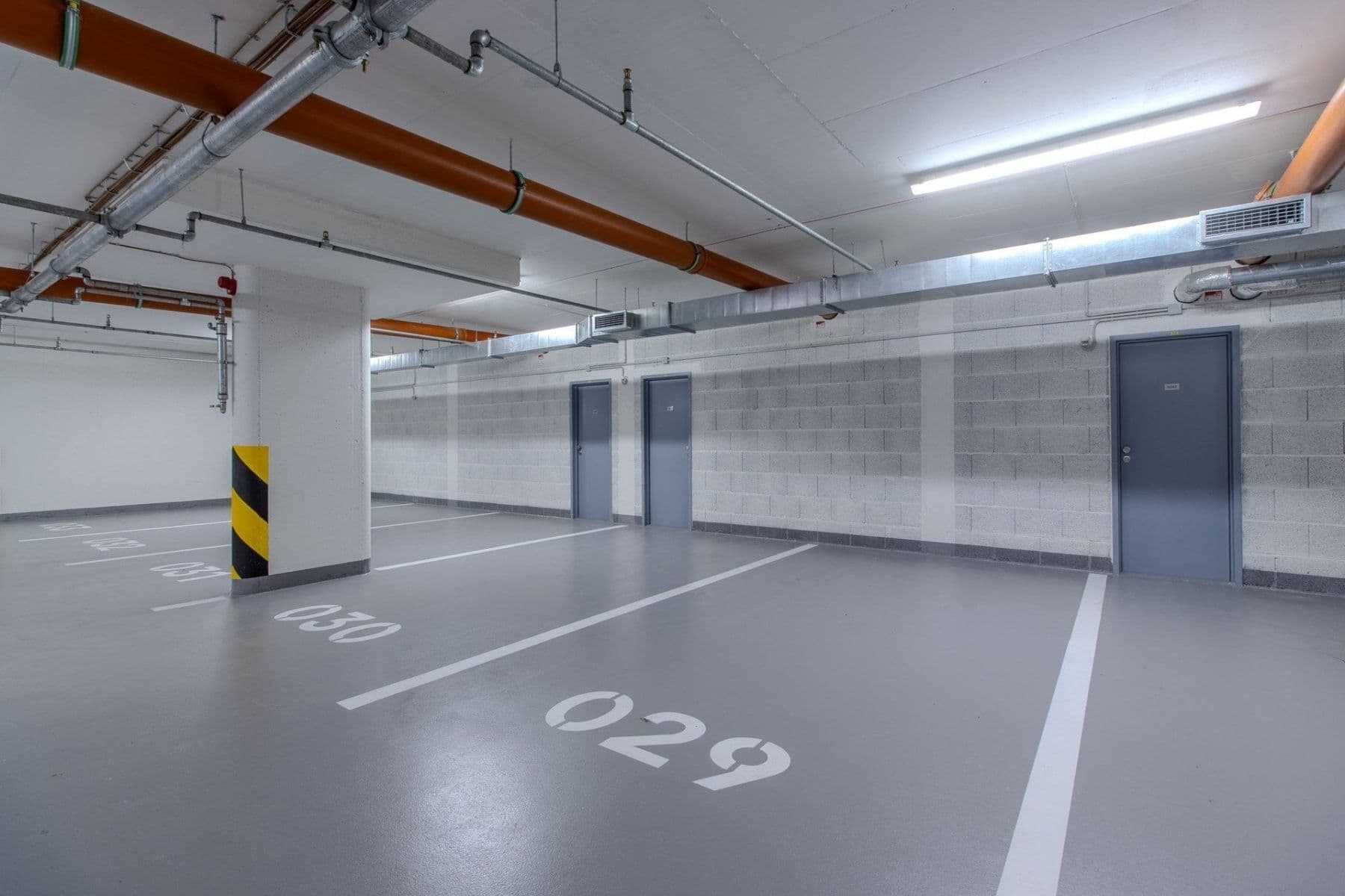 Pronájem garáže 15 m², Poděbradská, Praha, Praha Pronájem garáže 15 m², Poděbradská, Praha, Praha