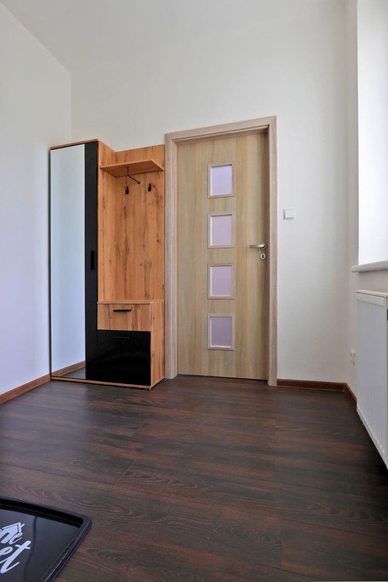 Pronájem bytu 1+1 36 m², Borová, Karlovy Vary, Karlovarský kraj Pronájem bytu 1+1 36 m², Borová, Karlovy Vary, Karlovarský kraj