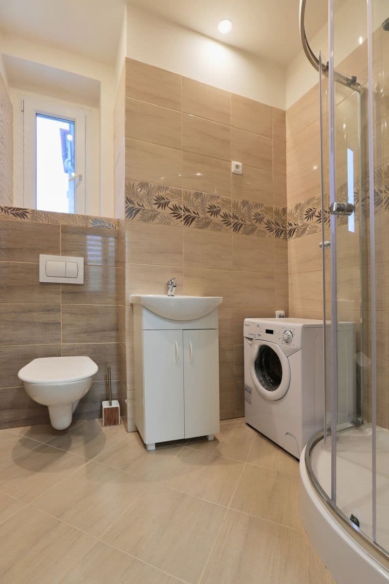 Pronájem bytu 1+1 36 m², Borová, Karlovy Vary, Karlovarský kraj Pronájem bytu 1+1 36 m², Borová, Karlovy Vary, Karlovarský kraj