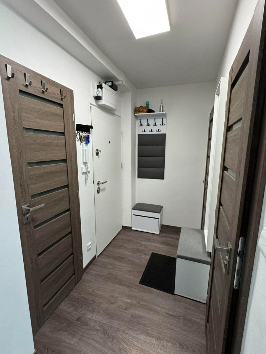 Pronájem bytu 2+1 54 m², Mokrá-Horákov, Jihomoravský kraj Pronájem bytu 2+1 54 m², Mokrá-Horákov, Jihomoravský kraj