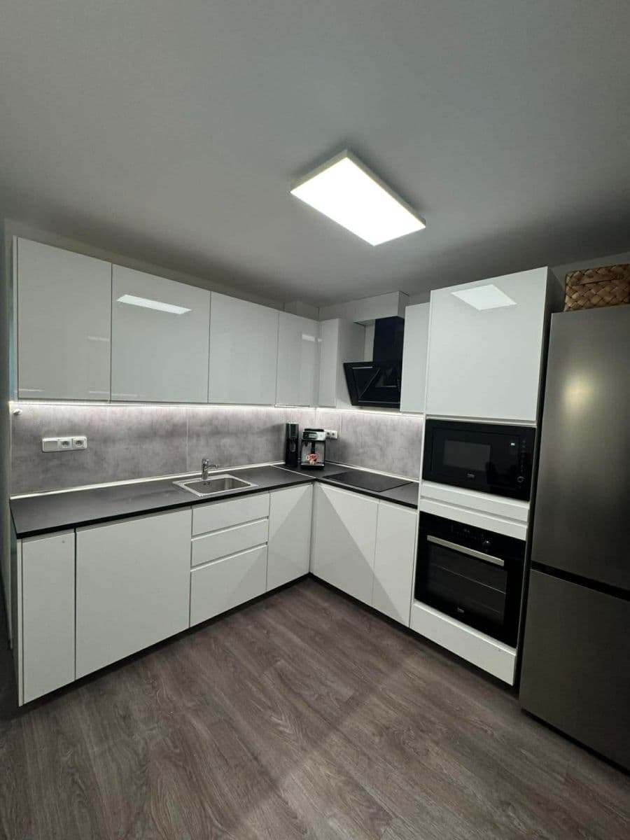 Pronájem bytu 2+1 54 m², Mokrá-Horákov, Jihomoravský kraj Pronájem bytu 2+1 54 m², Mokrá-Horákov, Jihomoravský kraj