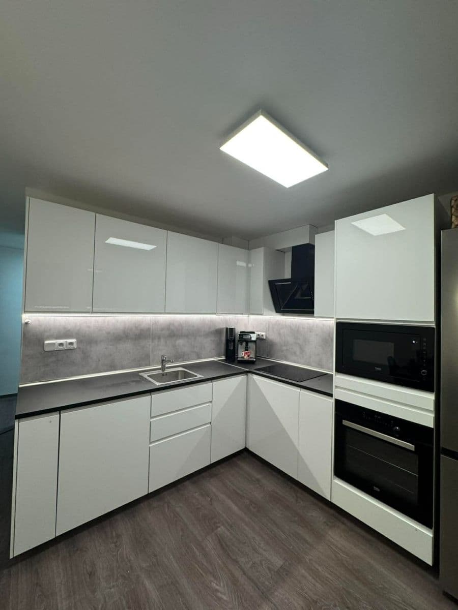 Pronájem bytu 2+1 54 m², Mokrá-Horákov, Jihomoravský kraj Pronájem bytu 2+1 54 m², Mokrá-Horákov, Jihomoravský kraj