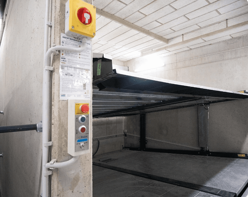 Pronájem garáže 12 m², Karla Čapka, Unhošť, Středočeský kraj Pronájem garáže 12 m², Karla Čapka, Unhošť, Středočeský kraj